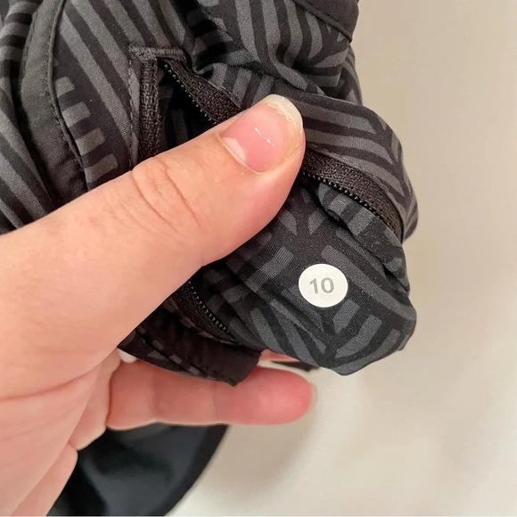 Lululemon Run: Speed Short *4-way Stretch Diamond Palm Deep Coal Black - Picture 4 of 5